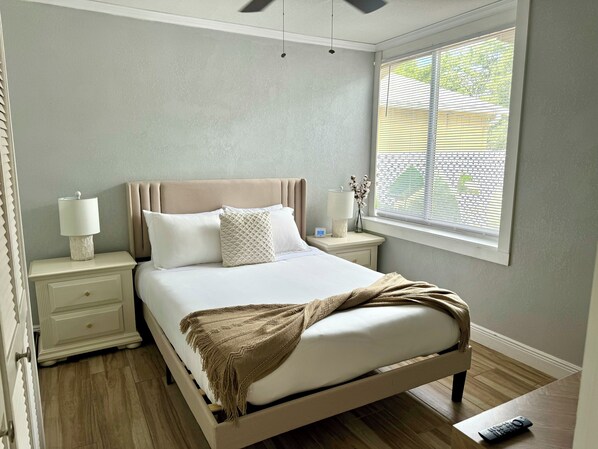 3 bedrooms, iron/ironing board, WiFi, bed sheets