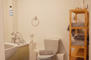 Douche, serviettes fournies