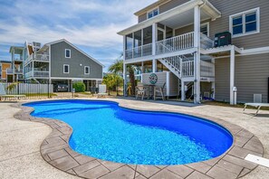 Pool - "The Blue Palm" - Second row home w/ PRIVATE pool, 4 bedrooms / 3.5 baths (Holden Beach)