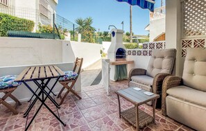 Outdoor dining - 2 bedroom gorgeous home in Malaga (Malaga)