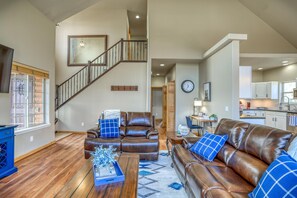 Smart TV, fireplace, DVD player, video library