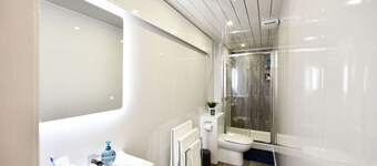 The Wee Lion -1 bed newly refurbished first floor flat in Troon