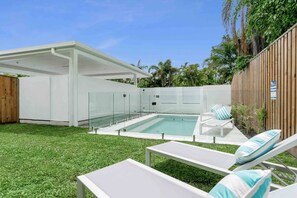 Outdoor pool, a heated pool - Tropical Private Oasis with heated pool just a short walk away from 4 mile beach (Port Douglas)