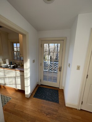 Interior - Charlottesville/ Ivy Apartment Cottage (Charlottesville)