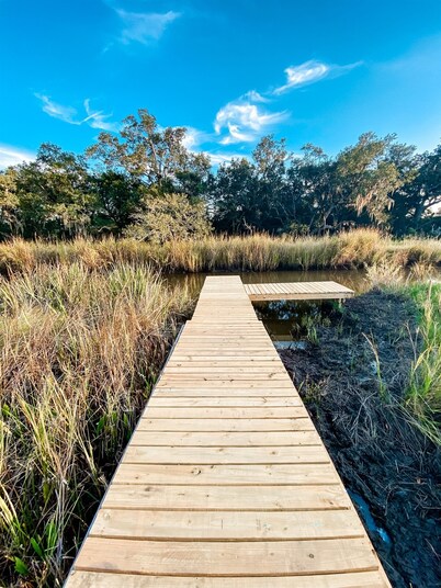 Spacious Camp+Canal for Fishing/Boat+Beautiful Bay Views! 1.5 mi to Beach+Launch