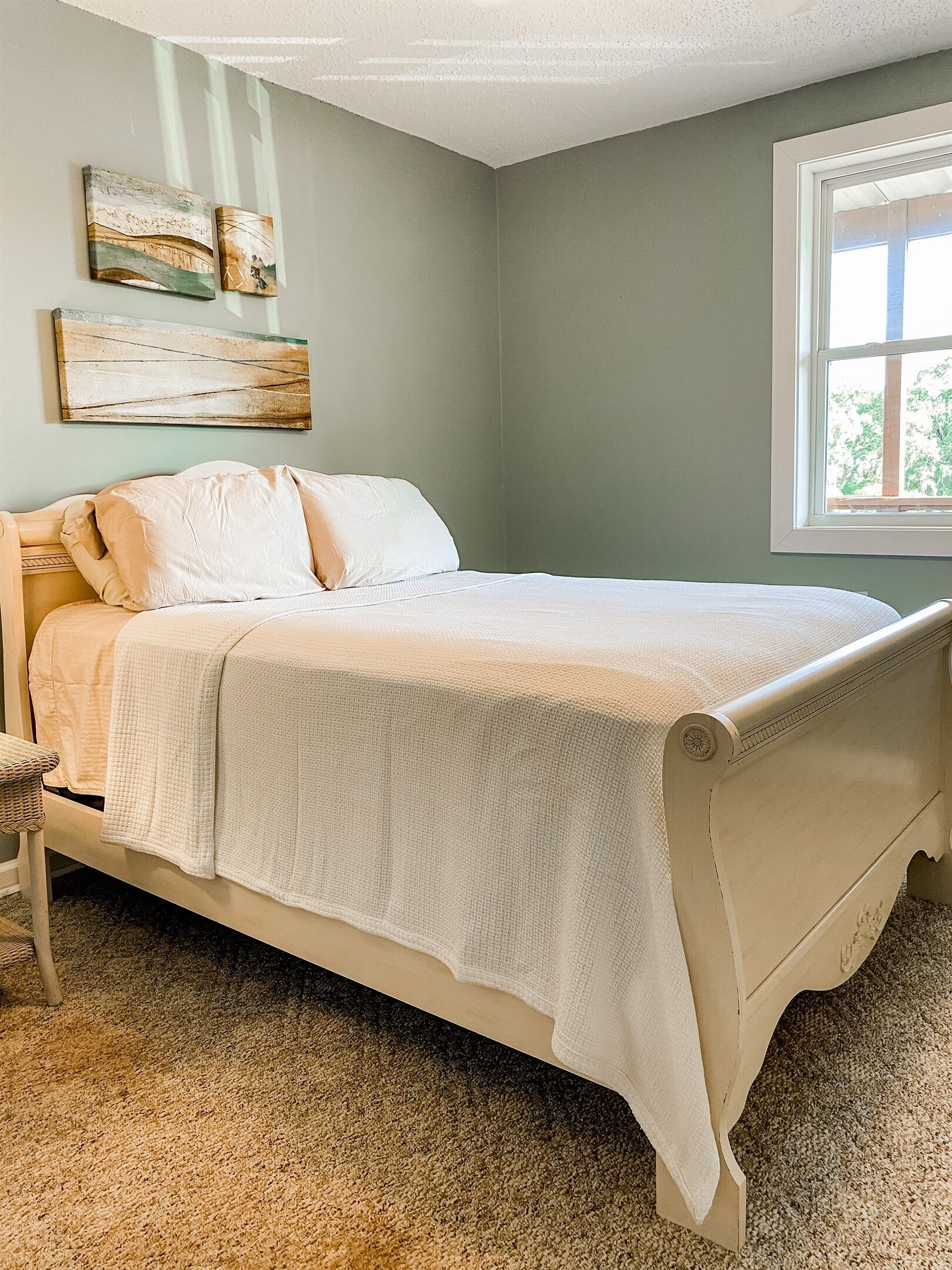 3 多间卧室、办公桌、免费 WiFi、床单