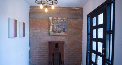 Casa Genova amplia y comoda, terraza privada cerca Aeropuerto Juarez