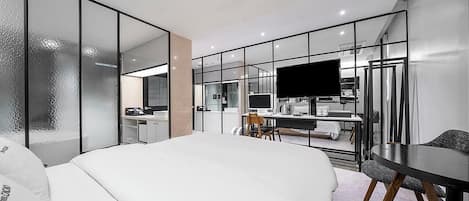 Special Offer-3D Mirror | Individually decorated, individually furnished, soundproofing, free WiFi