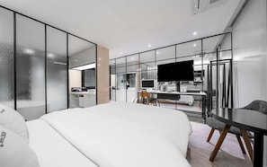 Special Offer-3D Mirror | Individuell inredning, unika möbler, ljudisolering och gratis wi-fi