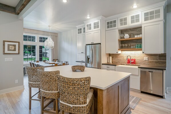 Fridge, microwave, oven, stovetop - Custom-design luxury home with lovely patio, firepit - walk to beaches (Union Pier)