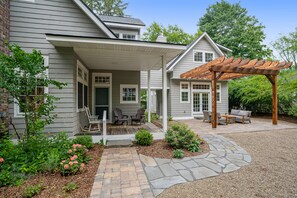Terrace/patio - Custom-design luxury home with lovely patio, firepit - walk to beaches (Union Pier)