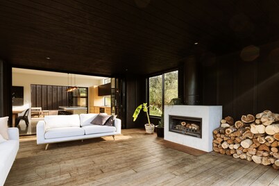 Modern Raglan Hideaway