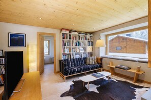 Lounge are with large flatscreen TV