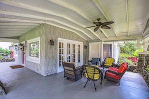 Terrace/patio - A Huge, Calm, Relaxing, Beautiful Home close to Universal Studio (Pasadena)
