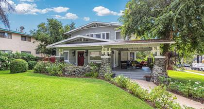 A Huge, Calm, Relaxing, Beautiful Home w Swim Spa close to Universal Studio