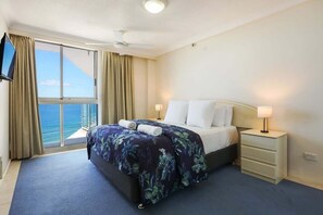 2 bedrooms, iron/ironing board, WiFi, bed sheets - 26A Peninsula Summary (Surfers Paradise)
