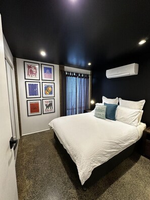 2 bedrooms, desk, iron/ironing board, travel cot