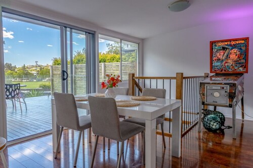 Upstairs Hawthorne  · Park Side Stars ⭐️⭐️⭐️⭐️⭐️