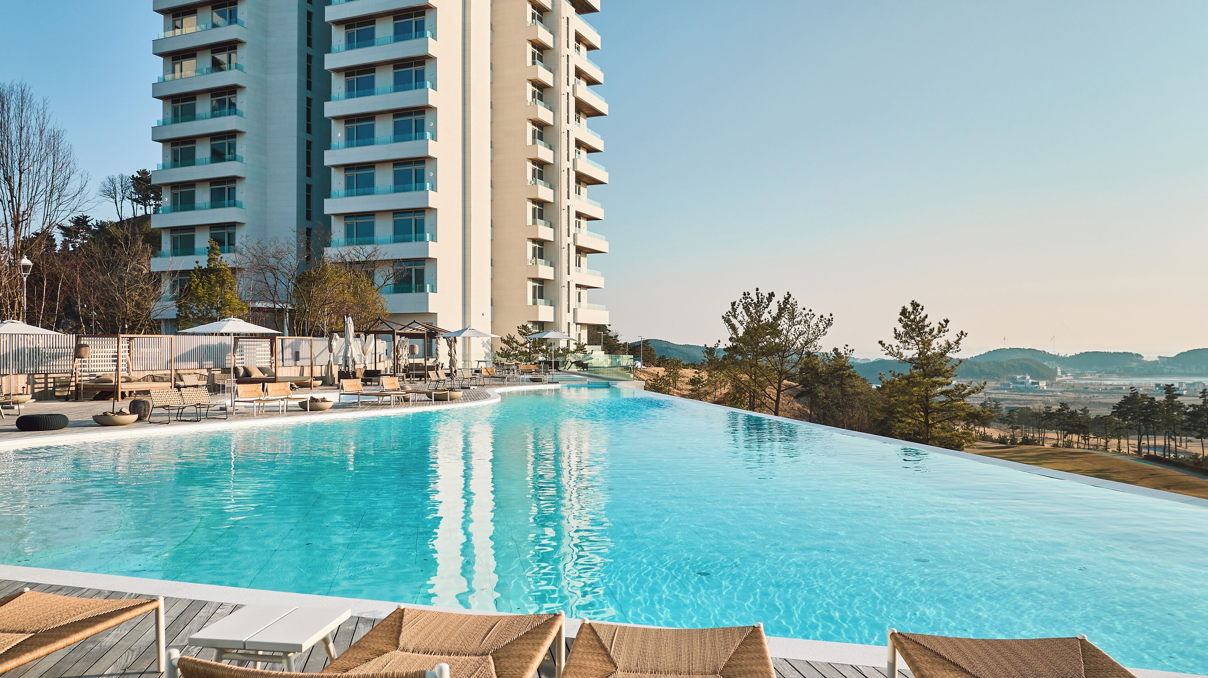 Piscine couverte, piscine extérieure (ouverte en saison)