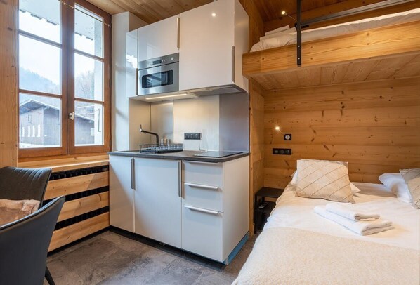1 bedroom, iron/ironing board, free WiFi