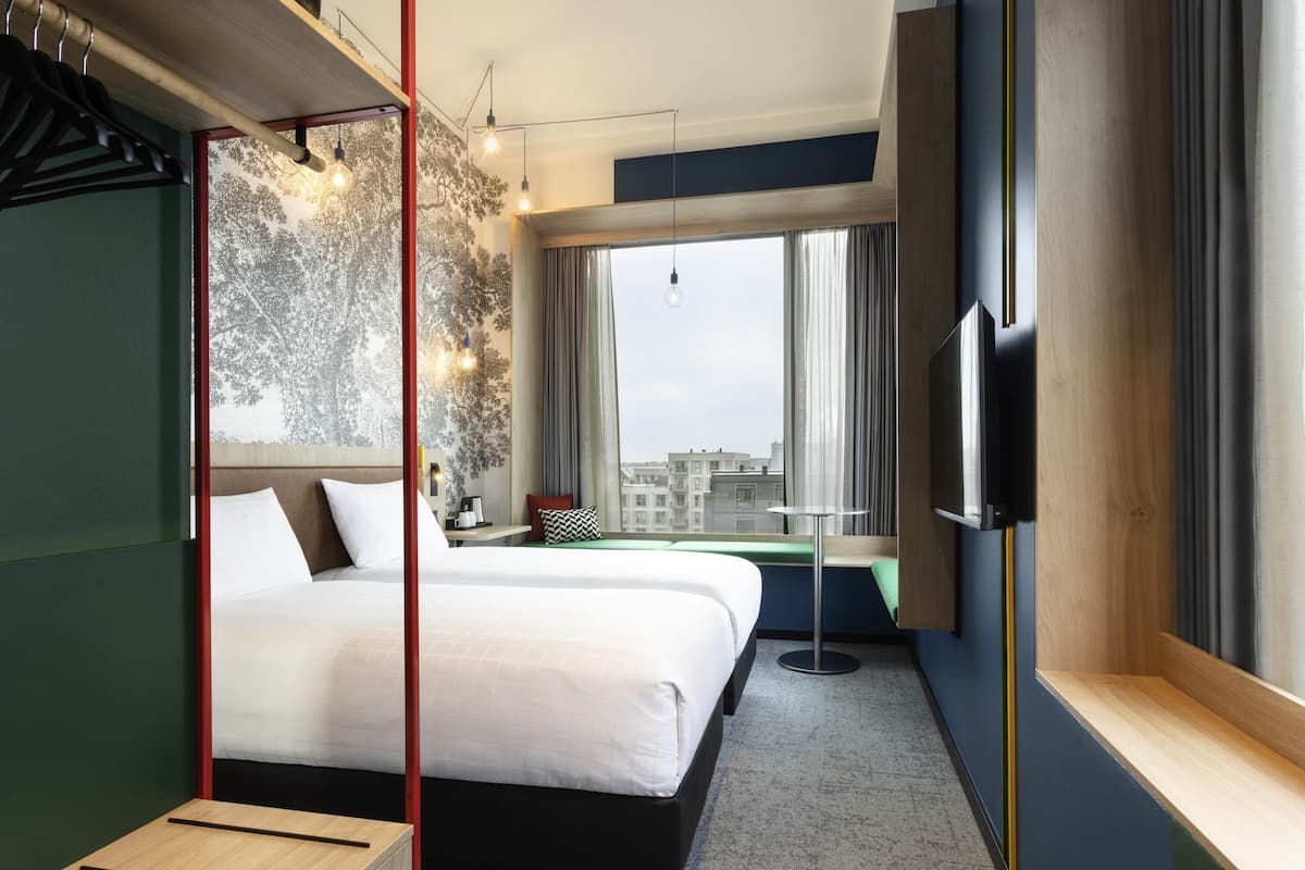 Deluxe Room, 2 Single Beds, Corner