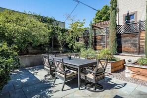 Outdoor dining - Lux Historical Home: King Bed, Office, Crib/Toys, Grill, Firepit (San Diego)