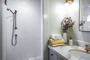 Hair dryer, towels - Lux Historical Home: King Bed, Office, Crib/Toys, Grill, Firepit (San Diego)