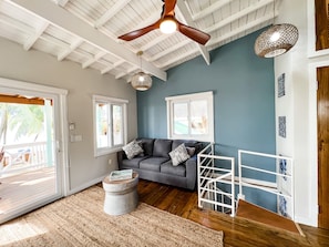 Smart TV, books - Charming Beachfront Cottage w/ Private Pool in Beautiful Sandy Bay, A/C and WiFi (Sandy Bay)