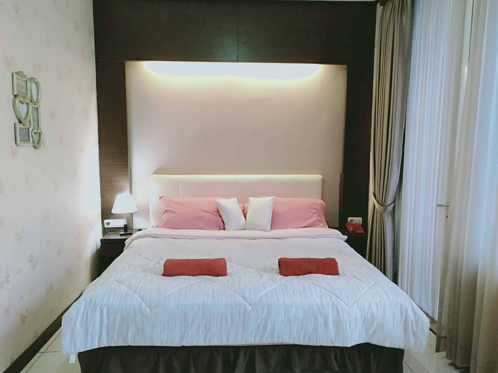 Executive Double Room | Minibar, desk, blackout curtains, soundproofing