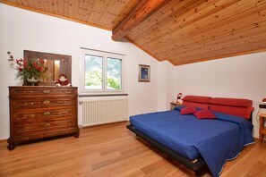 Standard-Haus, Mehrere Schlafzimmer, 2 Bäder, Bergseite (Casa Gerolamo)