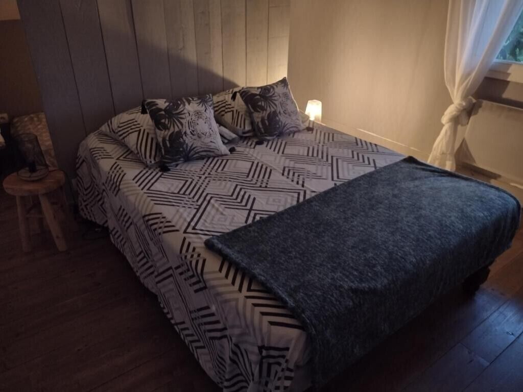 1 chambre, fer et planche à repasser, lit parapluie, Wi-Fi gratuit