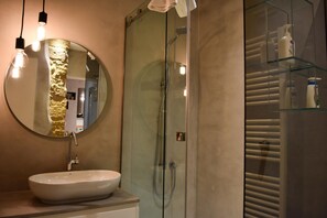 Hus | 2 soverom og skrivebord