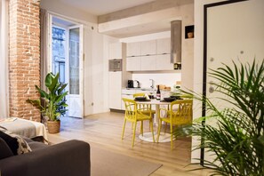 Apartment | 2 Schlafzimmer, Schreibtisch