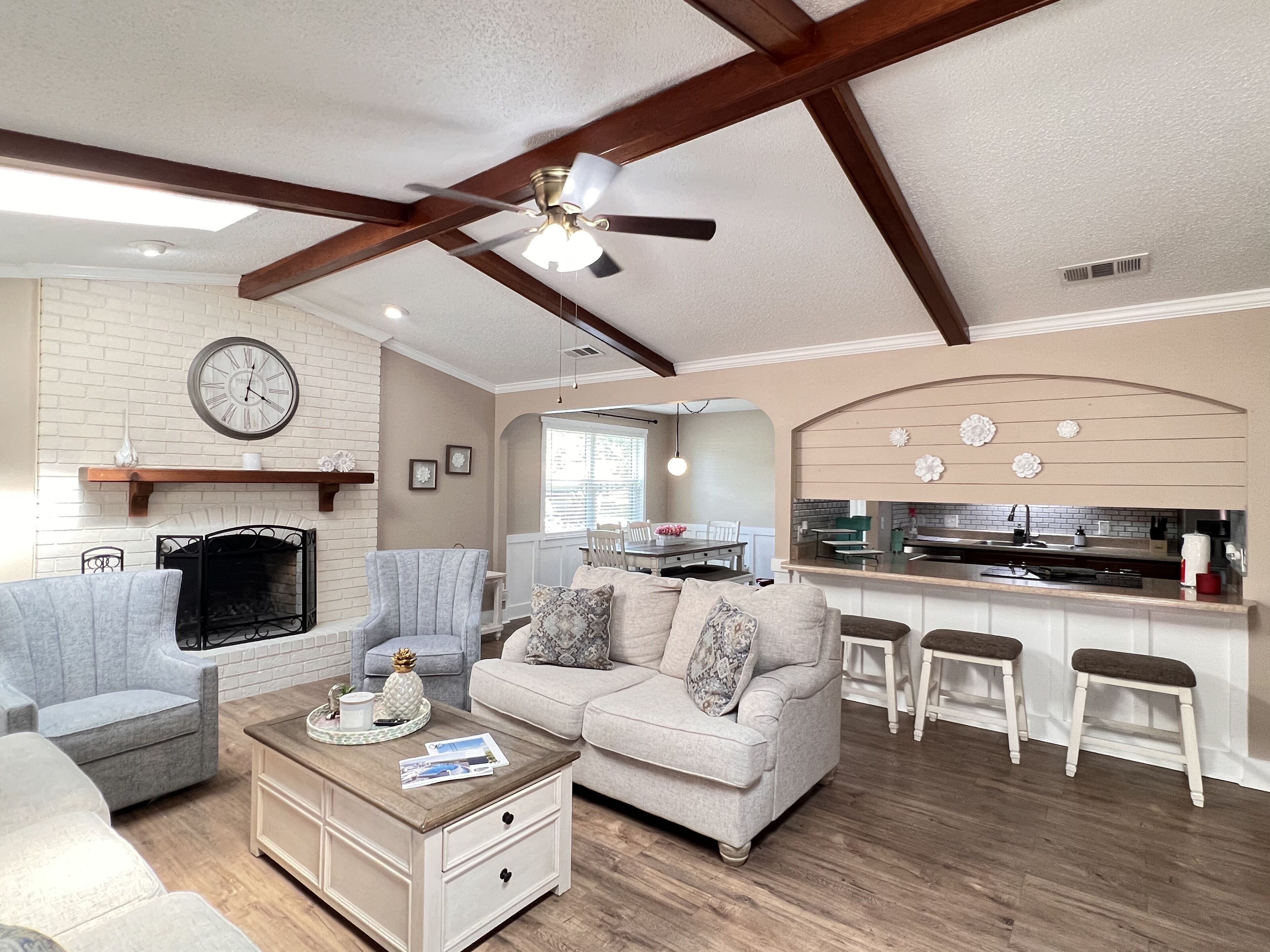 智能电视、壁炉