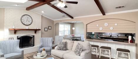 Smart-tv en een open haard