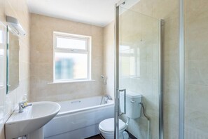 Towels - An Rua (500m to Lahinch Beach), An Rua - 15 min walk to Lahinch Golf Club (Lahinch Road)