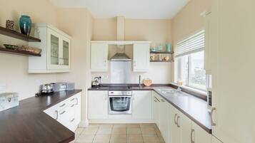 Køleskab, mikrobølgeovn, ovn, opvaskemaskine