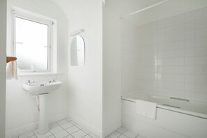 Towels - The Links 08, Amazing Location- Food, Drinks, Surf, & Golf! (Lahinch)