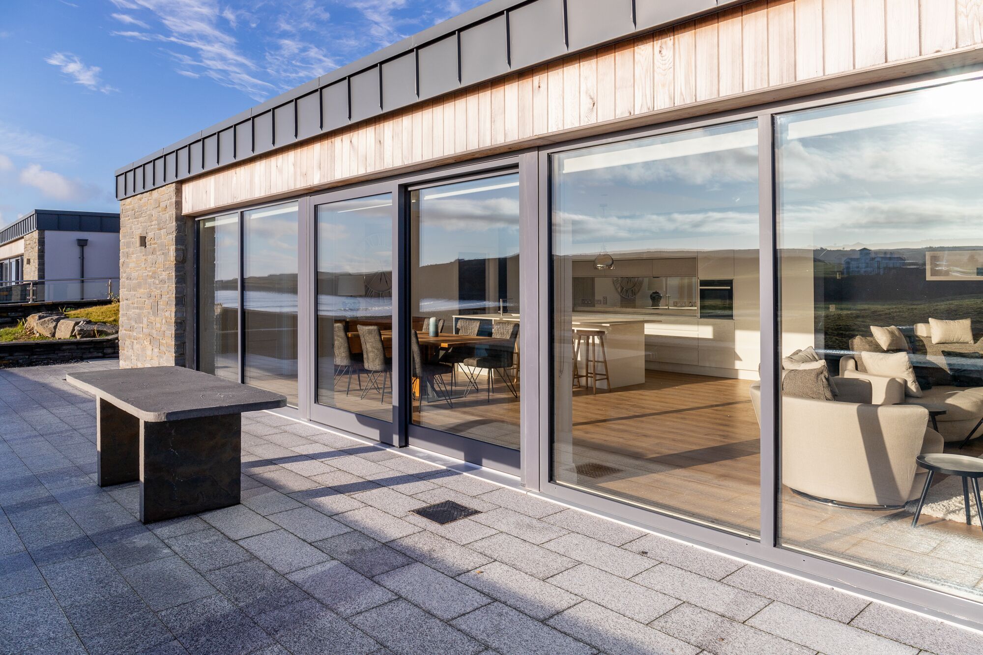 تناول الطعام بالخارج