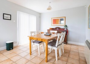 Dining - Summer Cove 10 (900m to Lahinch Beach) (Lahinch)