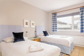 3 bedrooms, WiFi, bed sheets - Seapark 7 - Sea Views (Lahinch)