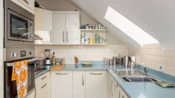 Køleskab, mikrobølgeovn, ovn, opvaskemaskine