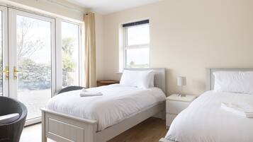 4 slaapkamers, een strijkplank/strijkijzer, wifi, beddengoed