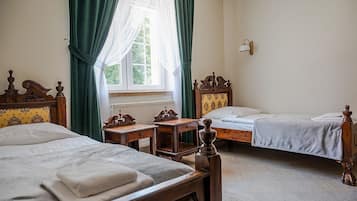 Chambre Standard Double ou avec lits jumeaux, 2 lits une place | 1 chambre, coffres-forts dans les chambres, fer et planche Ă repasser
