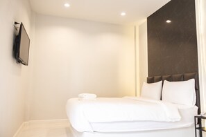 Basic Studio | Free WiFi - PVILLA (Samut Prakan)