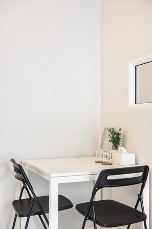Basic Studio | Free WiFi - PVILLA (Samut Prakan)