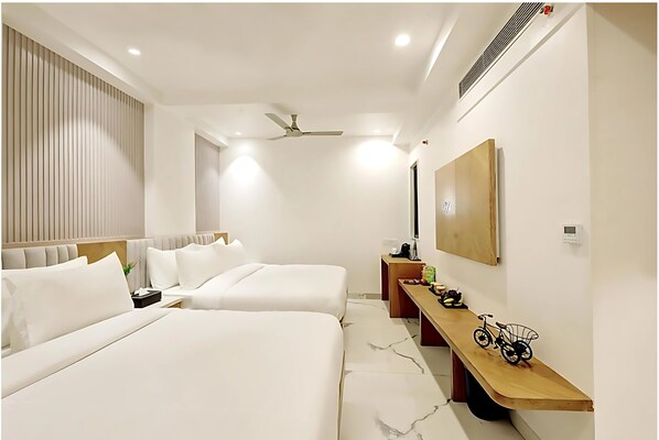 1 bedroom, individually furnished, desk, soundproofing