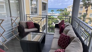Property grounds - Summer on Seven Mile Beach | Ocean View 2BR at Regal Beach Club (Seven Mile Beach)