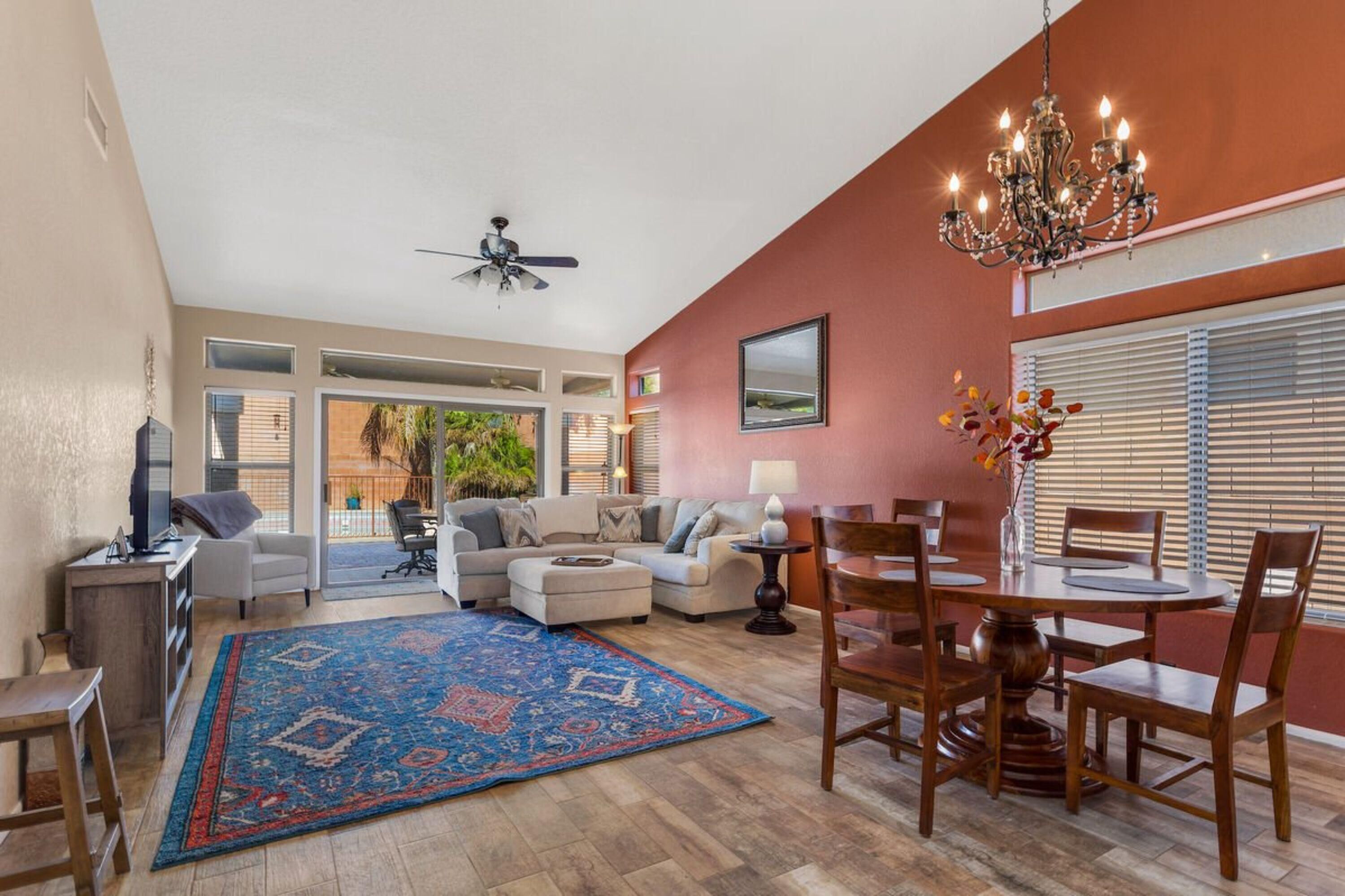 تناول الطعام داخل الغرفة