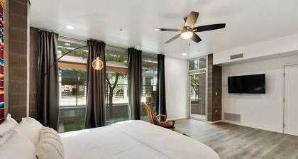 Jupiter's Studio Apartment with Pool!!!